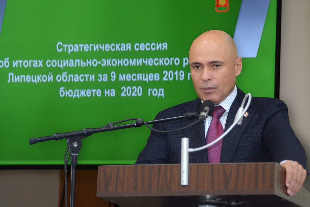 Игорь Артамонов подвел итоги работы за девять месяцев и поставил задачи на 2020 год Игорь Артамонов подвел итоги работы за девять месяцев и поставил задачи на 2020 год
