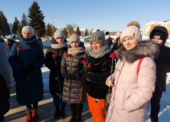 Помним своих героев