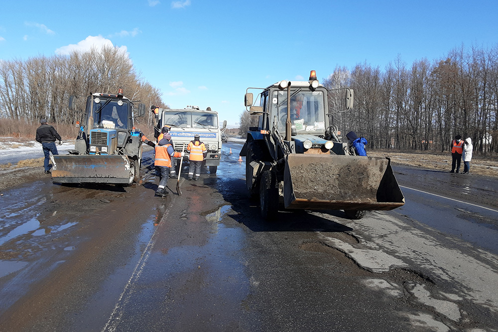 Аварийный ремонт дорог ведётся во всех районах Липецкой области