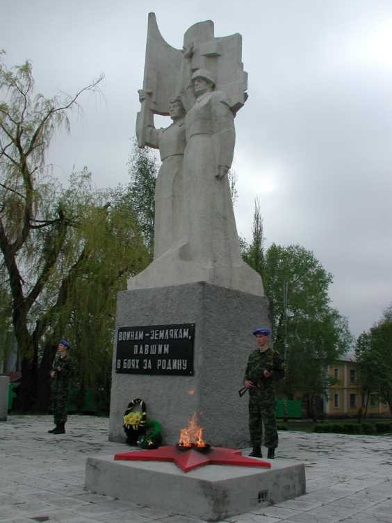 Памятники и мемориалы героям ВОВ в Усманском районе